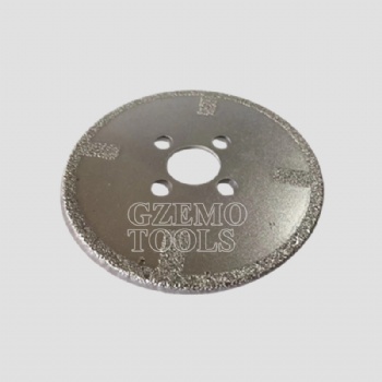 Vacuum brazed diamond saw disc